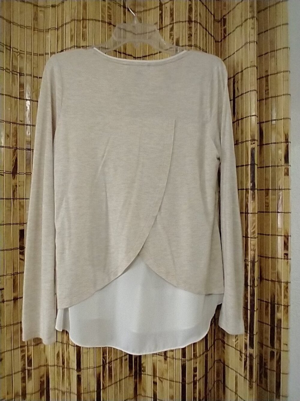White House Black Market long-sleeve sweater/top (Size Medium) - Picture 3 of 3